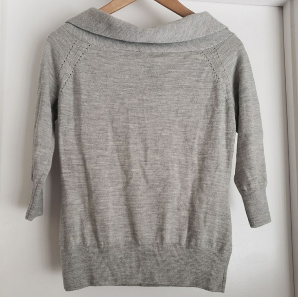 Banana Republic 100% Merino‎ Sweater - Picture 2 of 5